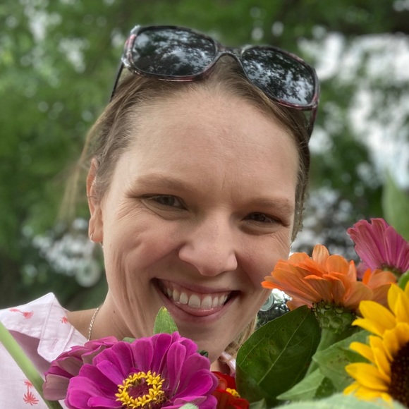 Meet your Posher, Olivia - Picture 1 of 1